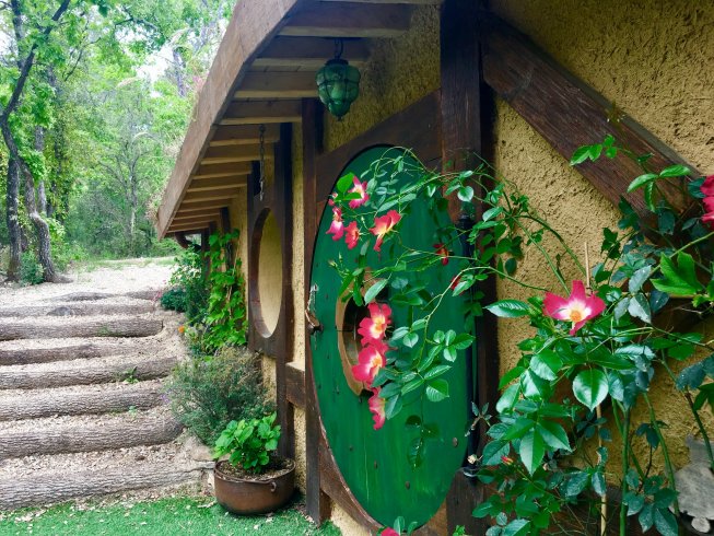 Hébergement AbracadaRoom : Tanière de Bilbo le Hobbit - Image 9