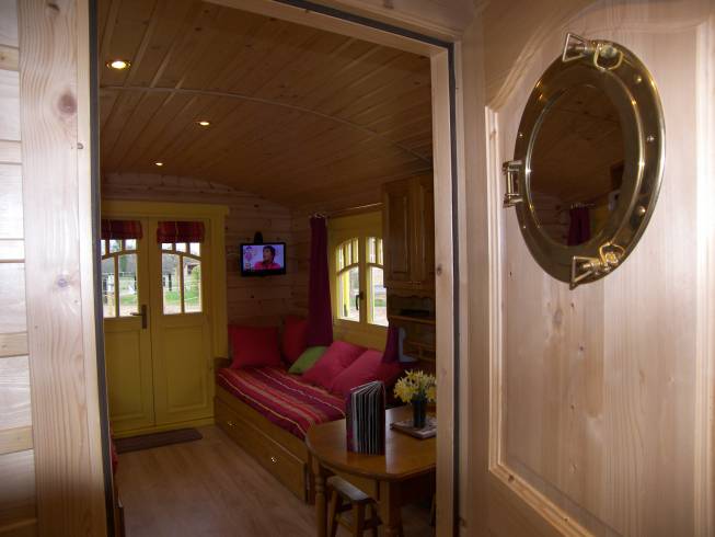 Hébergement AbracadaRoom : Roulotte de Manon - Image 6