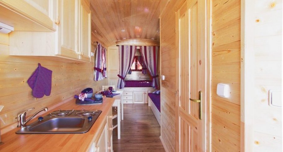 Hébergement AbracadaRoom : Roulotte + Pod - Image 4