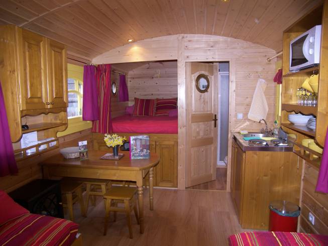 Hébergement AbracadaRoom : Roulotte de Manon - Image 3