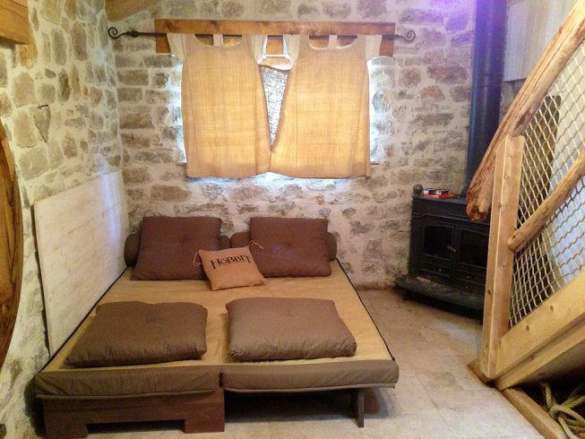 Hébergement AbracadaRoom : Tanière de Bilbo le Hobbit - Image 12